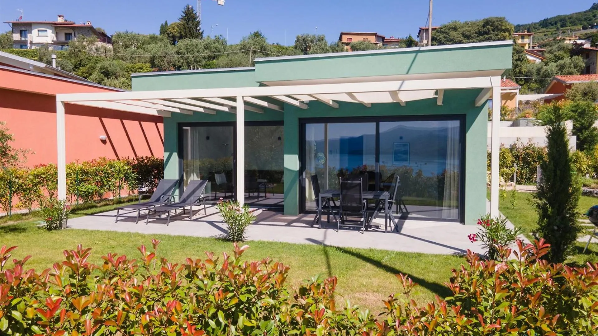 Iseolakerental - Villa Paradiseo Riva di Solto Italy