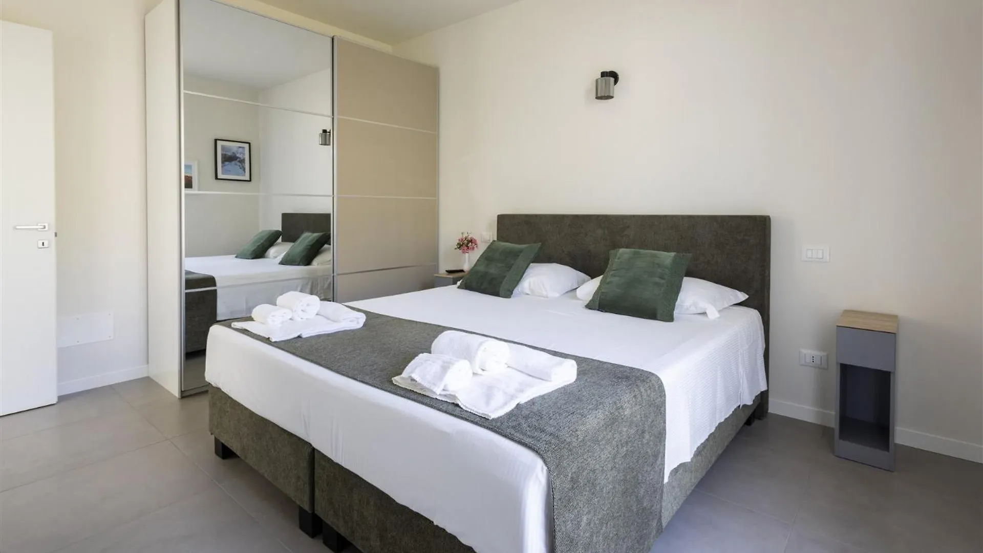 Iseolakerental - Villa Paradiseo Riva di Solto Italy